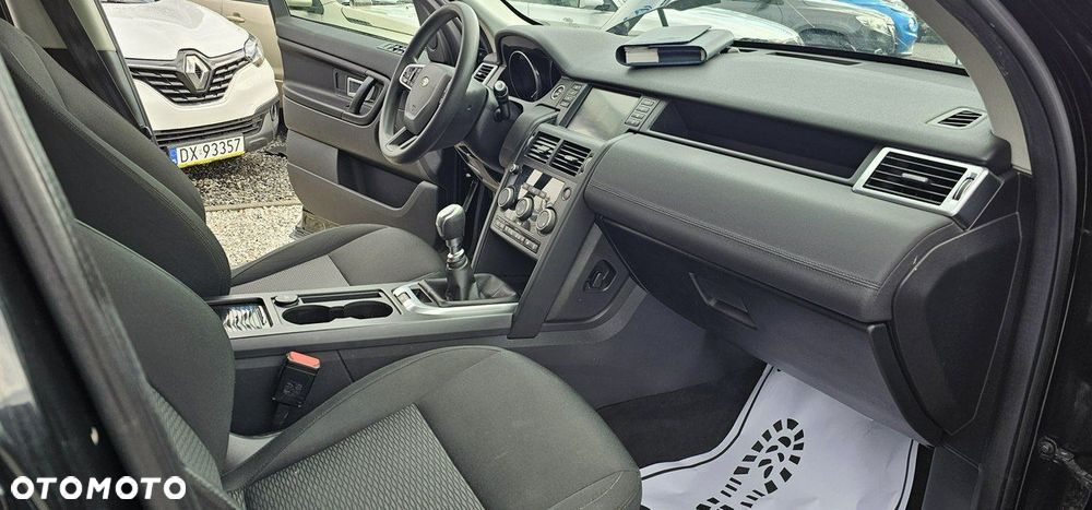 Land Rover Discovery Sport - 32