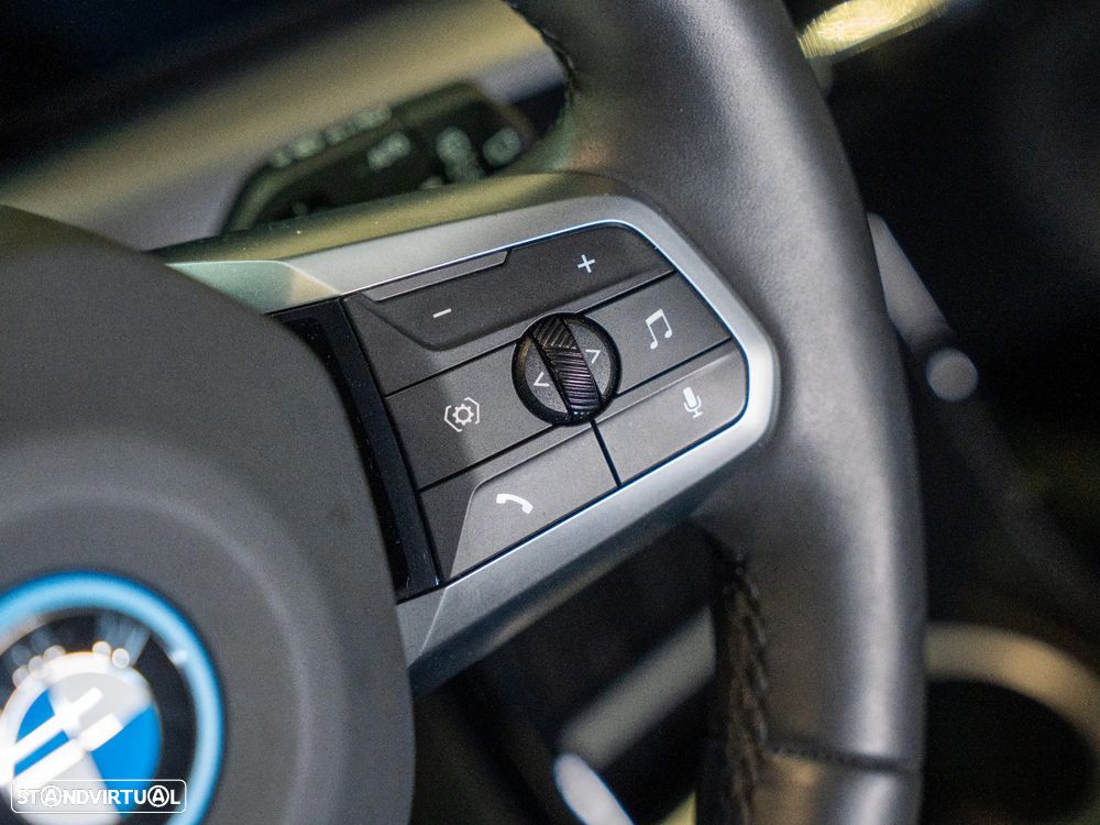 BMW iX1 eDrive20 Pack Desportivo M - 10