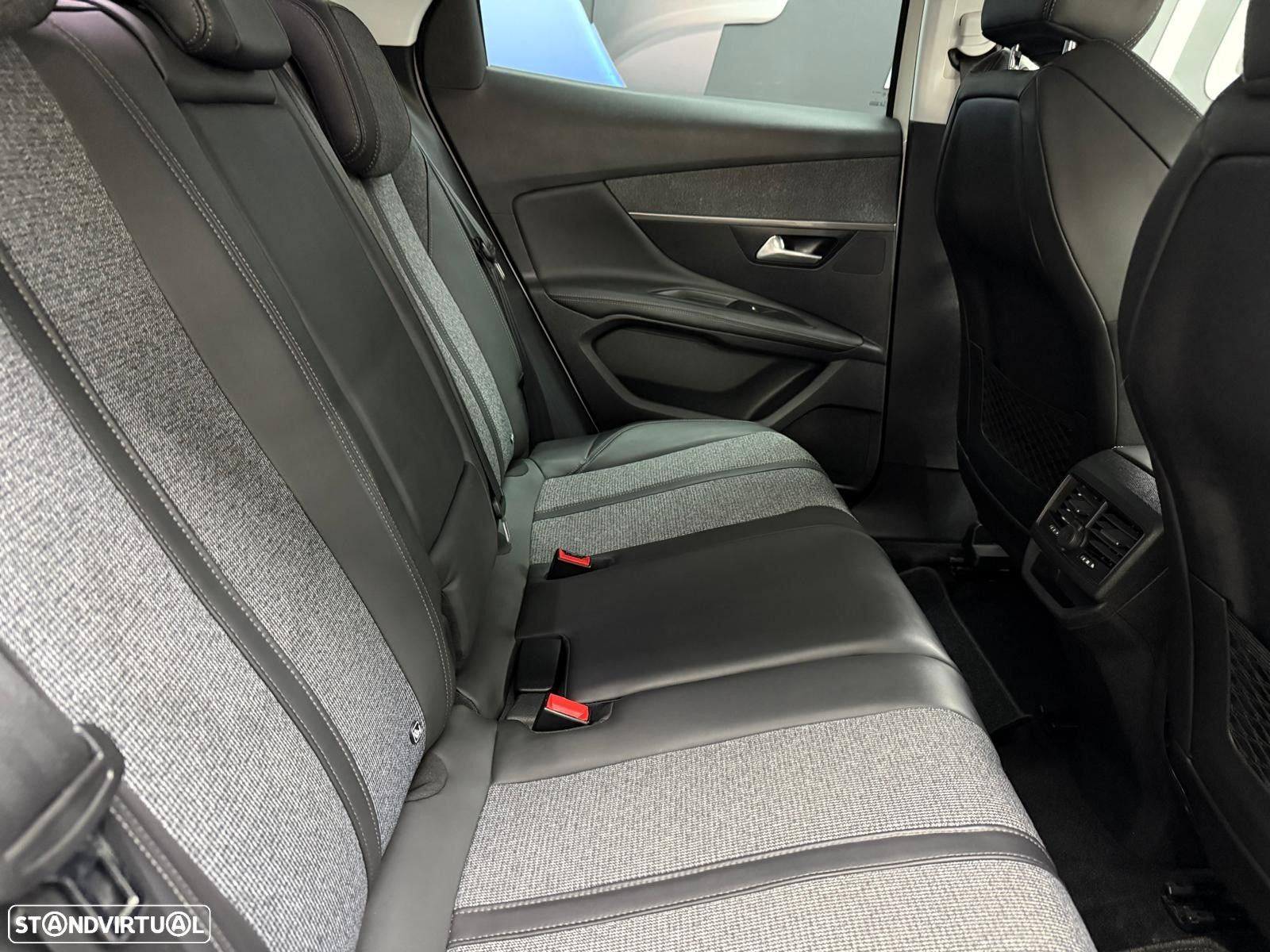 Peugeot 3008 1.5 BlueHDi Allure - 39