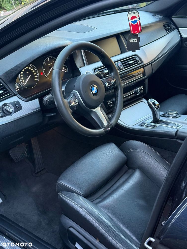 BMW Seria 5 525d xDrive - 17