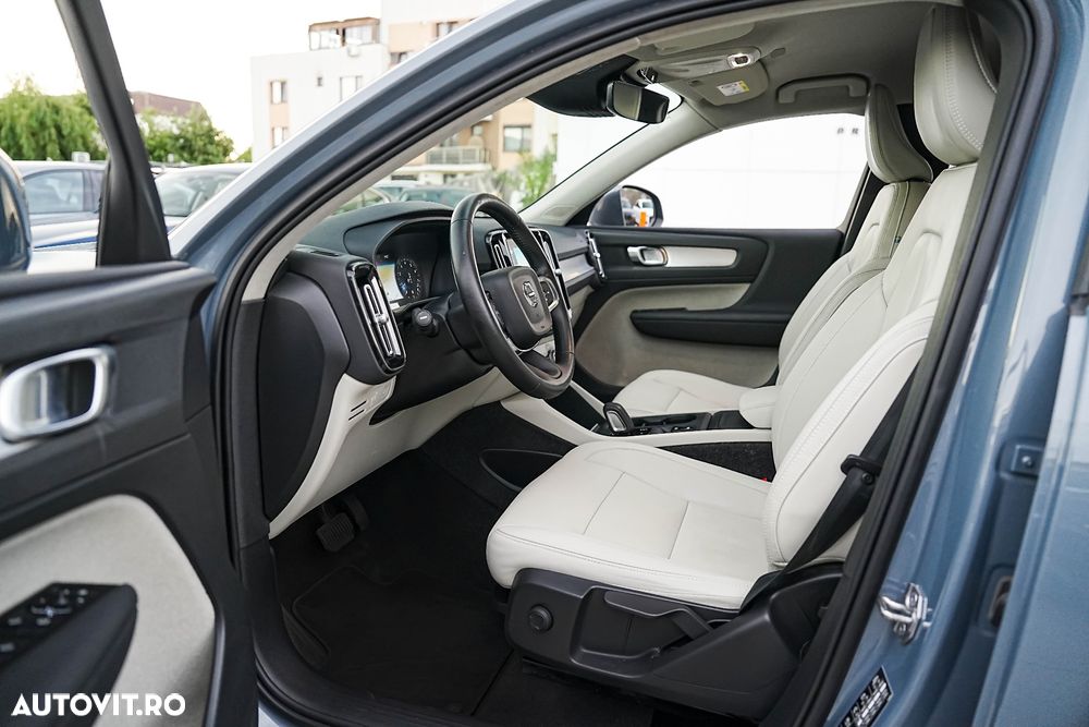 Volvo XC 40 B4 B DKG Momentum Pro - 17