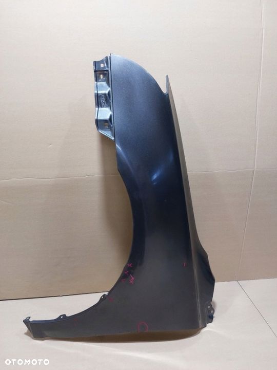AVENSIS II T25 06- LIFT FL BŁOTNIK PRZÓD LEWY - 1