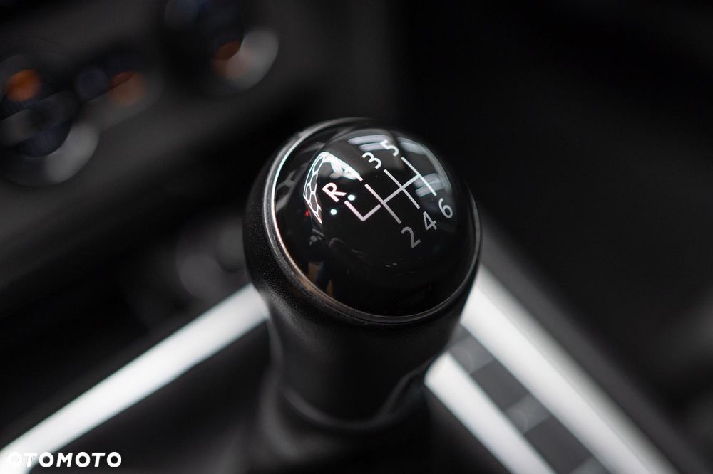 Volkswagen Passat 1.4 TSI BMT ACT Highline - 32