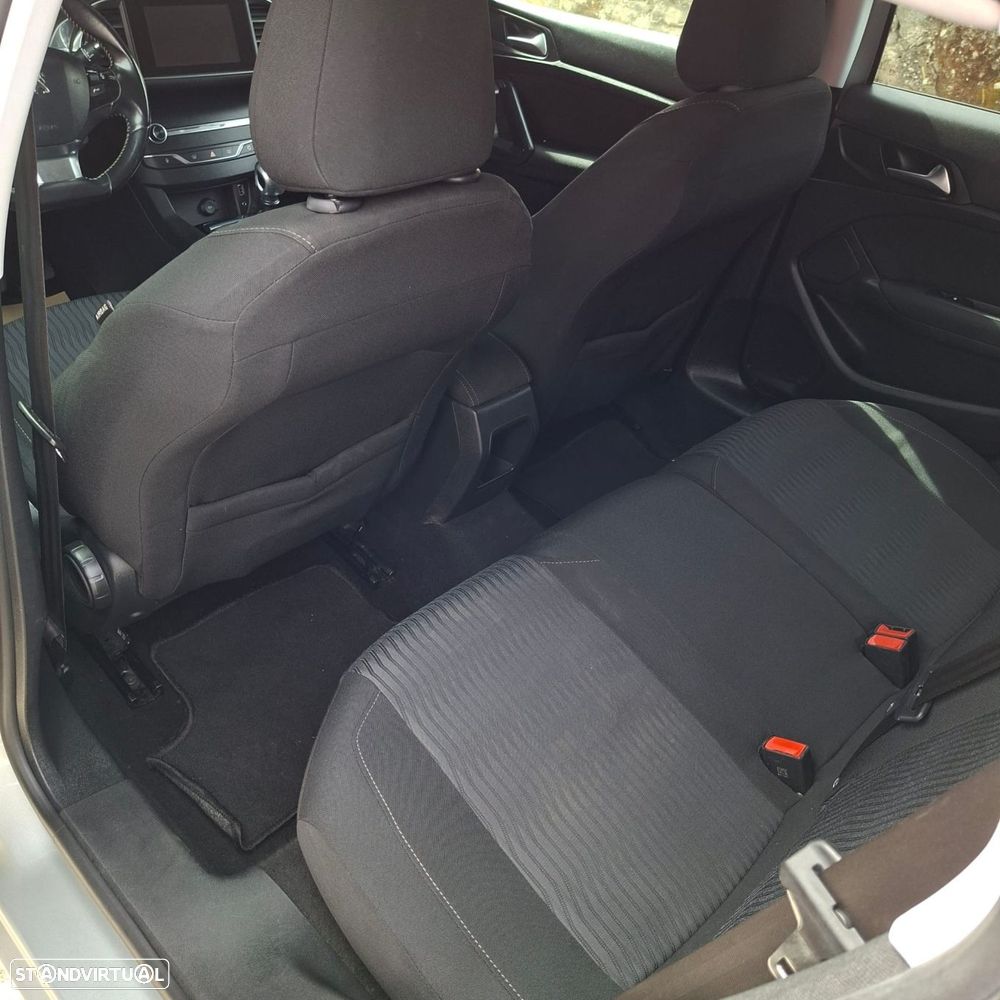Peugeot 308 SW 1.2 PureTech Style - 26