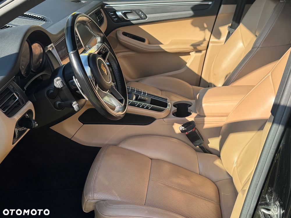Porsche Macan Standard - 23
