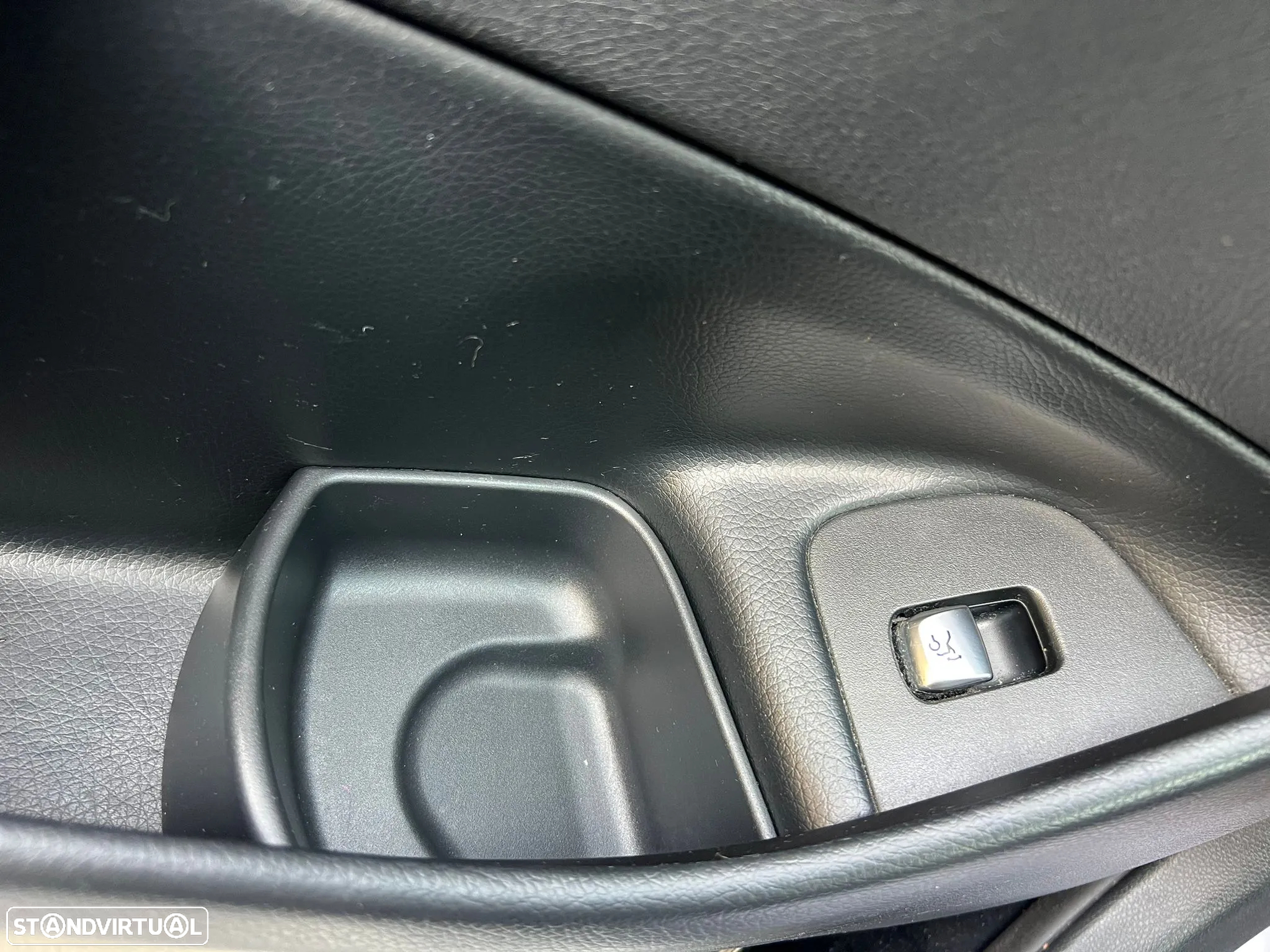 Mercedes-Benz E 220 d Avantgarde+ - 24