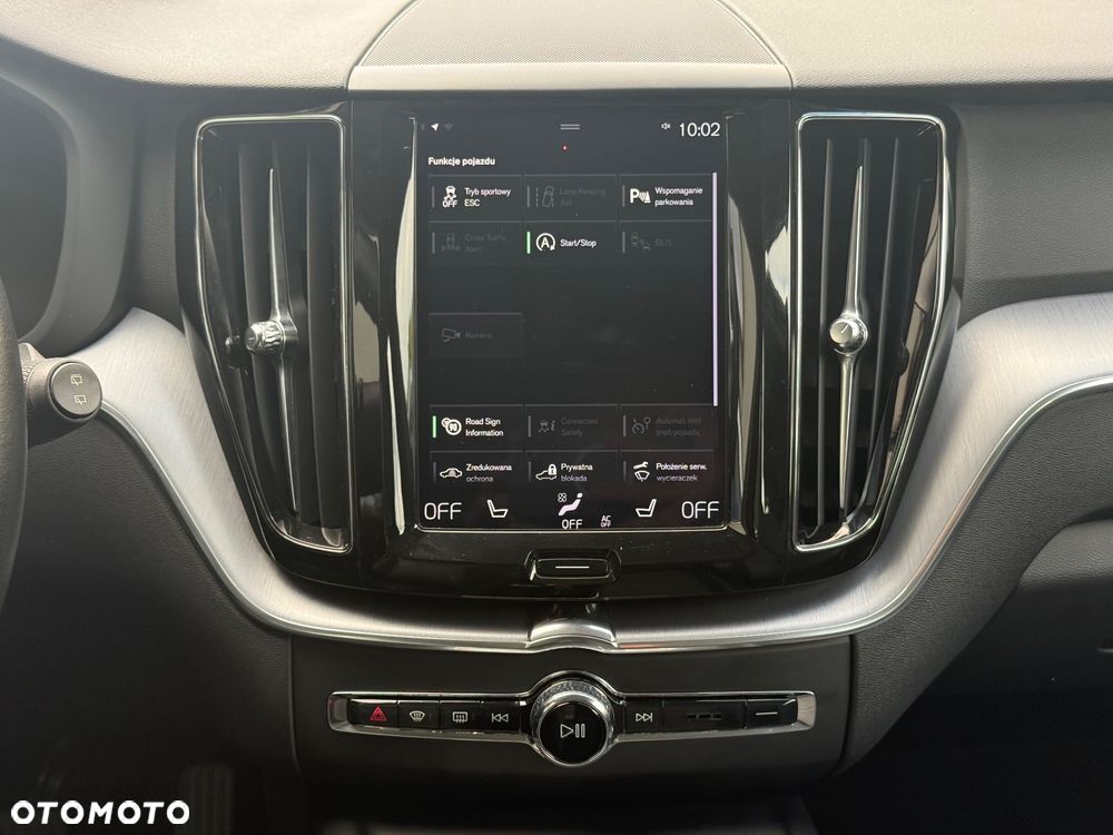 Volvo XC 60 B4 D AWD Momentum Pro - 17