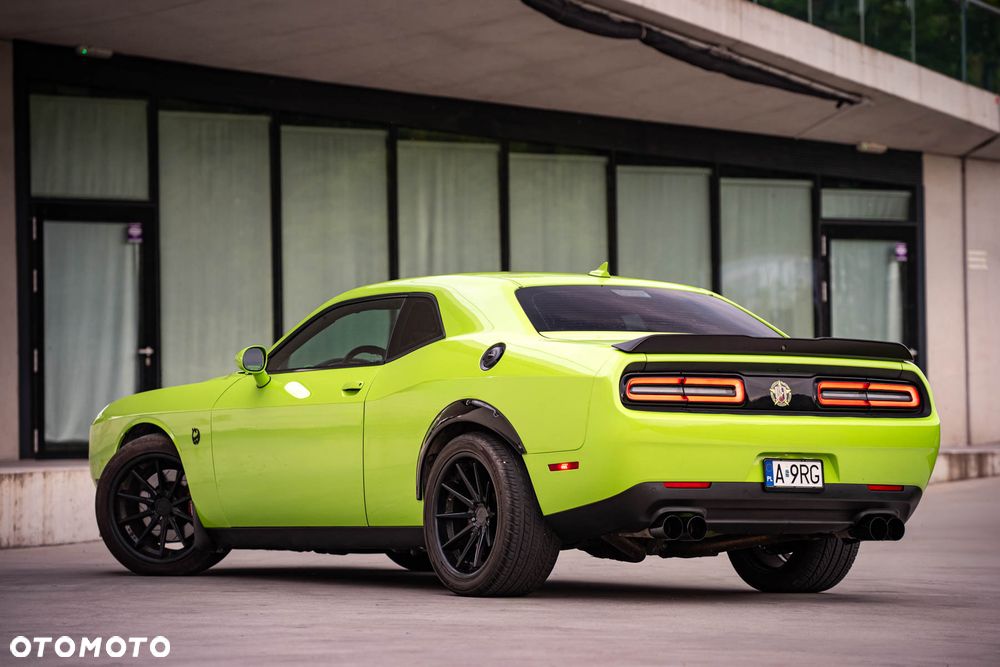 Dodge Challenger - 6