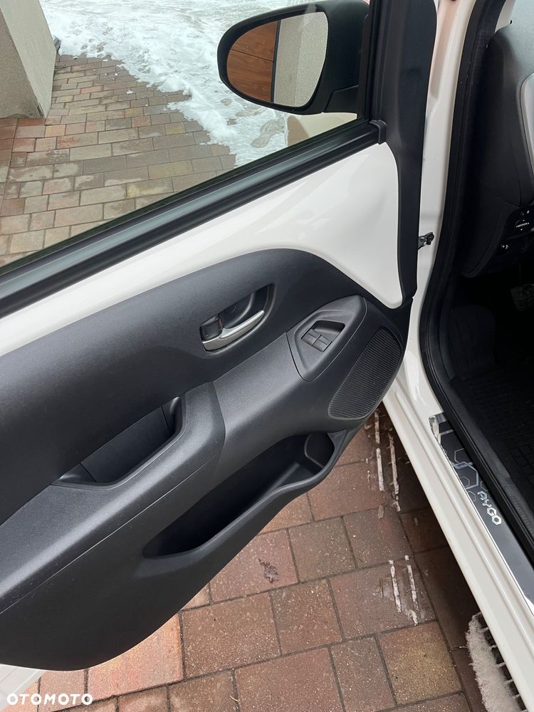 Toyota Aygo x-play connect - 20