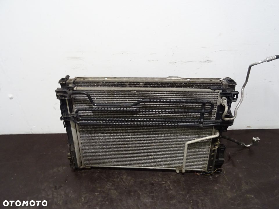 MERCEDES W212 CHŁODNICE KOMPLET CHŁODNIC - 2