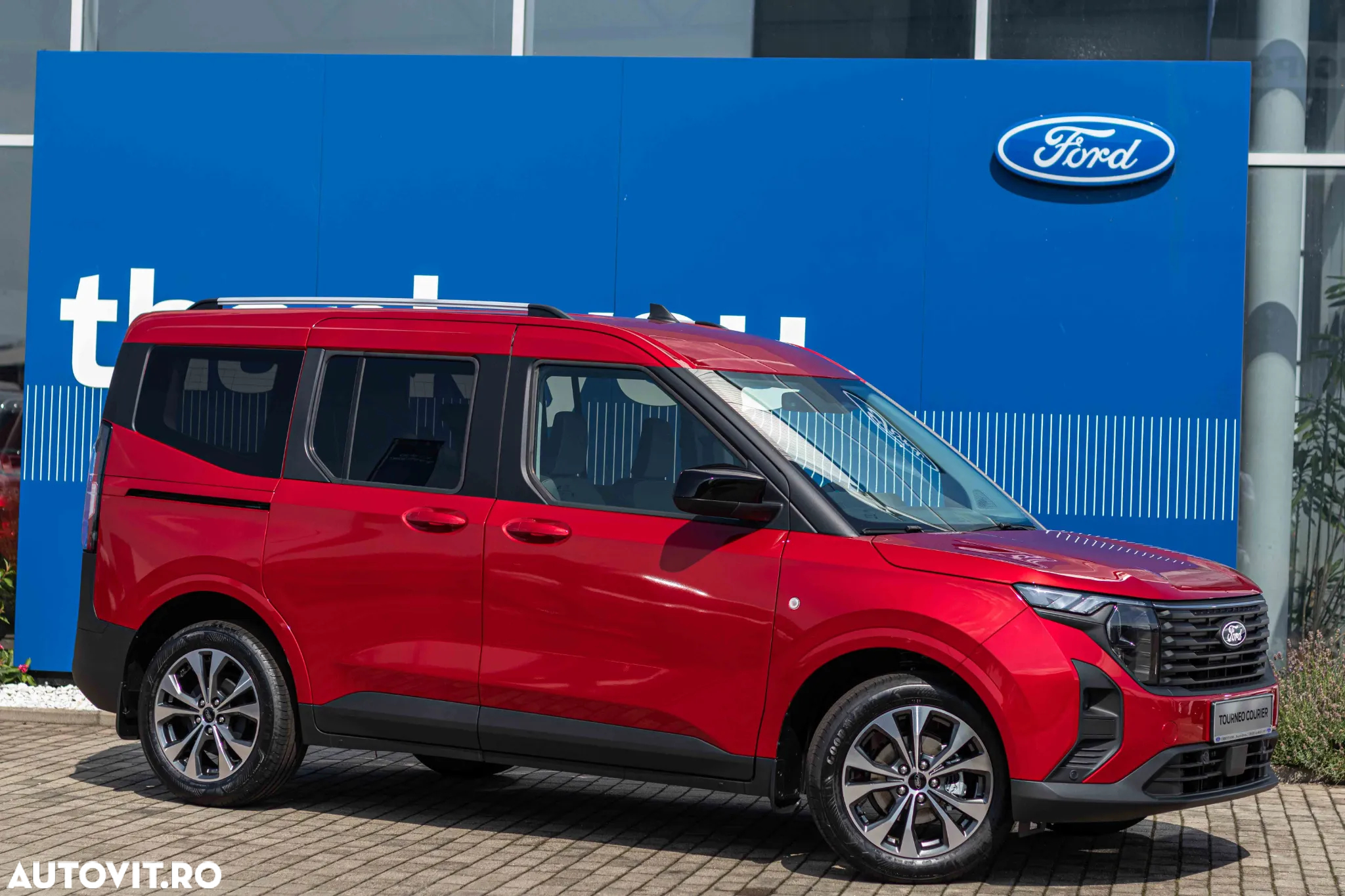 Ford Tourneo Courier 1.0 EcoBoost Titanium - 4