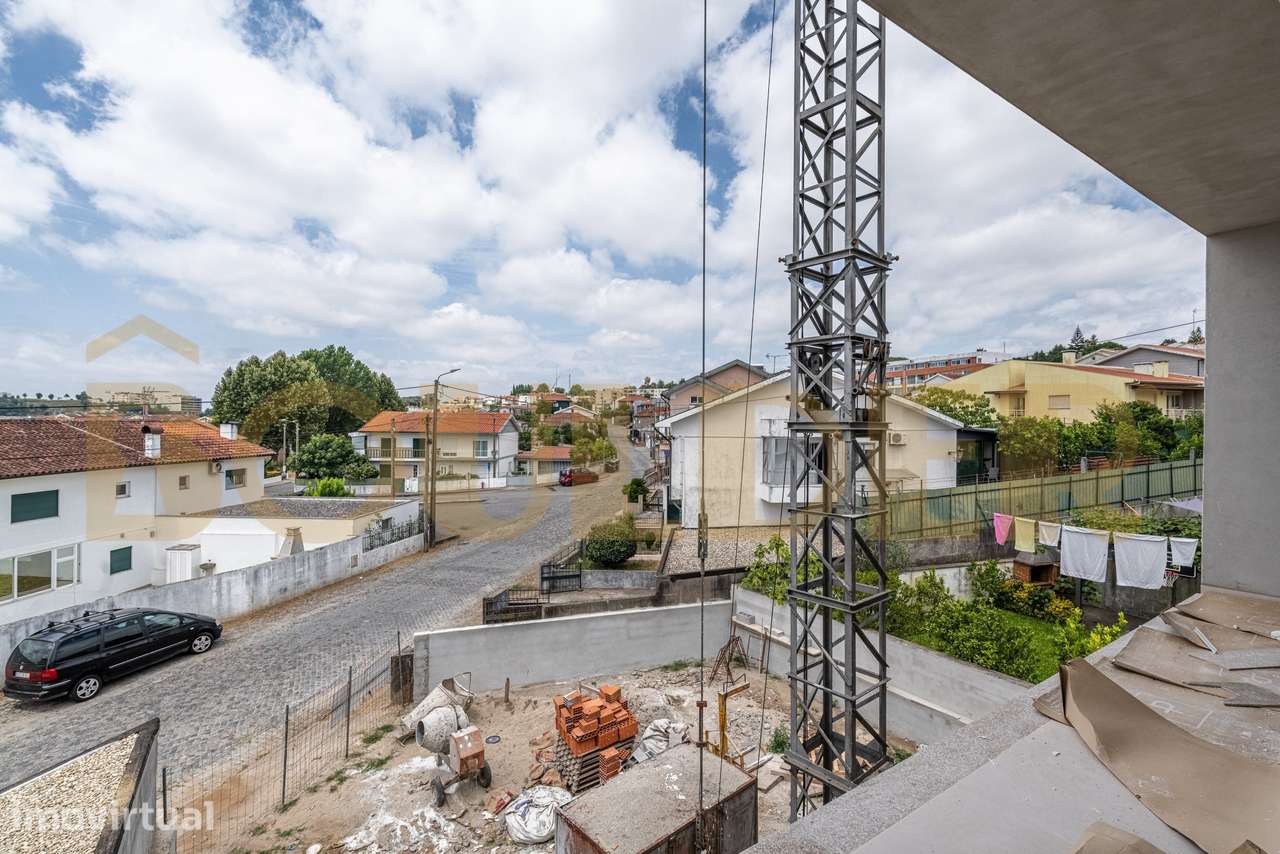 Moradia T4+1 em Nogueira - Grande imagem: 2/38