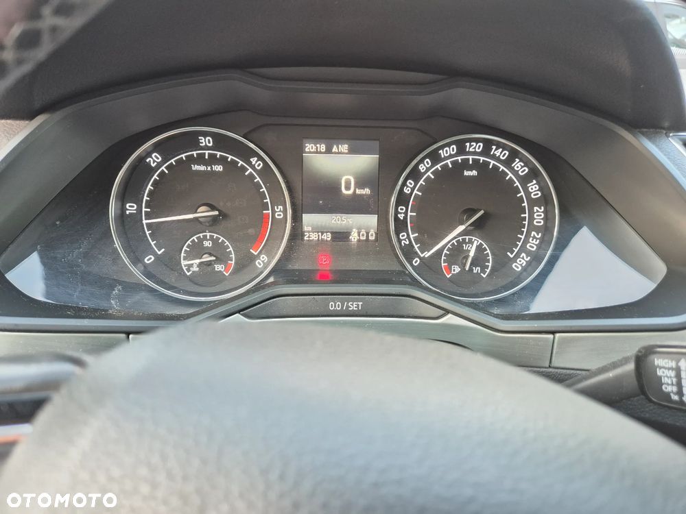 Skoda Superb 1.6 TDI Ambition - 8