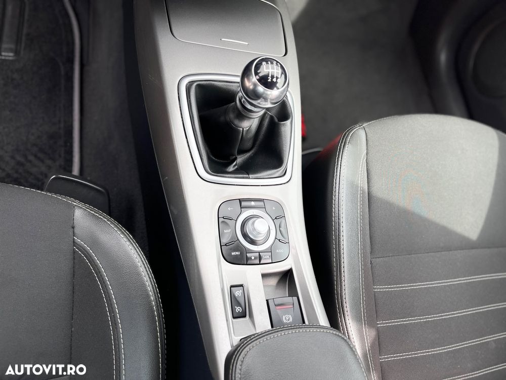 Renault Laguna dCi 110 FAP Limited - 23