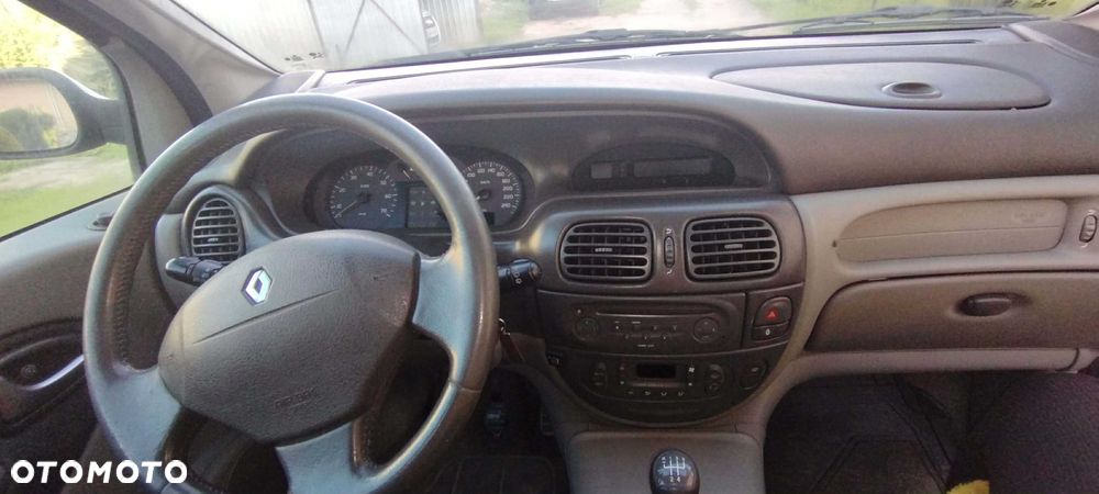 Renault Scenic - 8