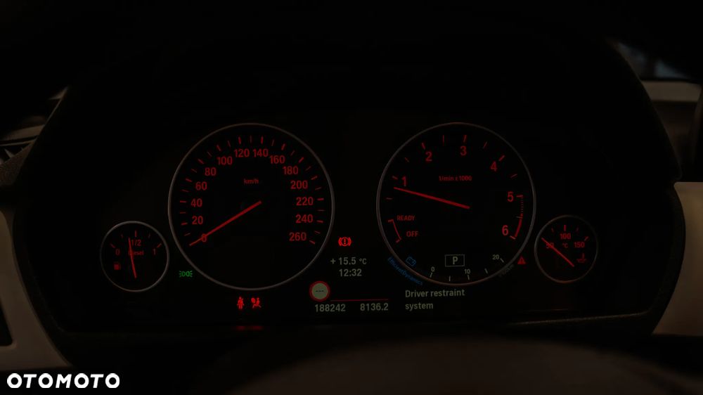 BMW Seria 3 318d - 5