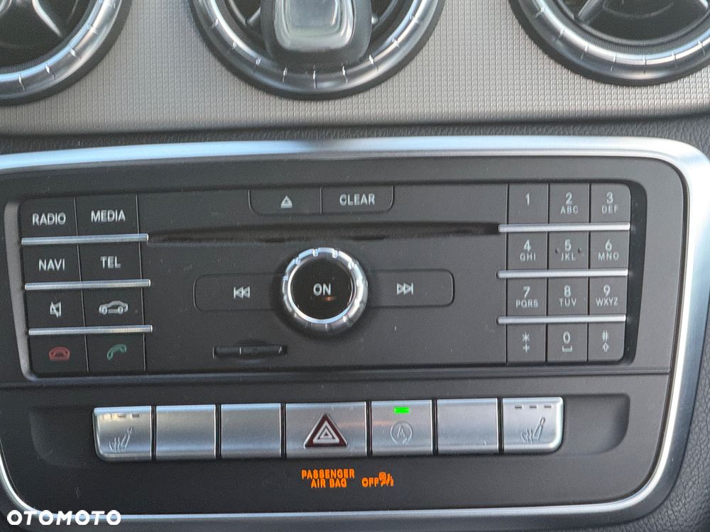 Mercedes-Benz CLA 200 Urban - 11