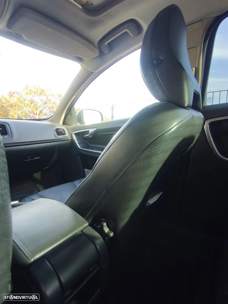 Volvo S60 2.0 D3 Momentum - 14