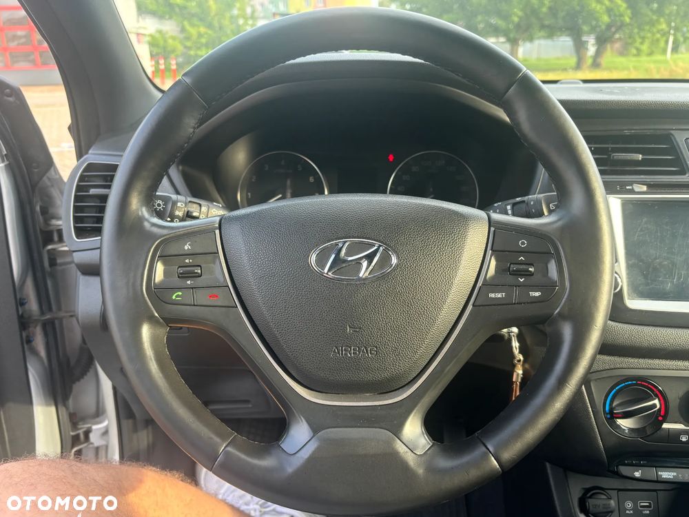 Hyundai i20 blue 1.2 Classic - 22