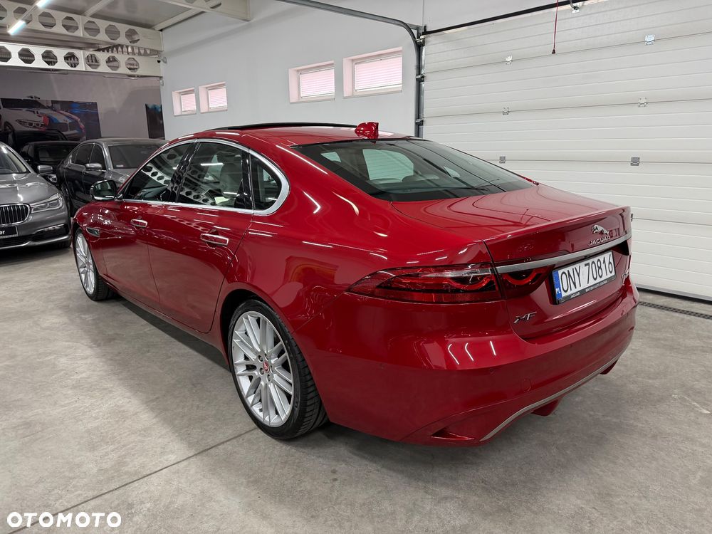 Jaguar XF 2.0 D200 mHEV AWD R-Dynamic SE - 11