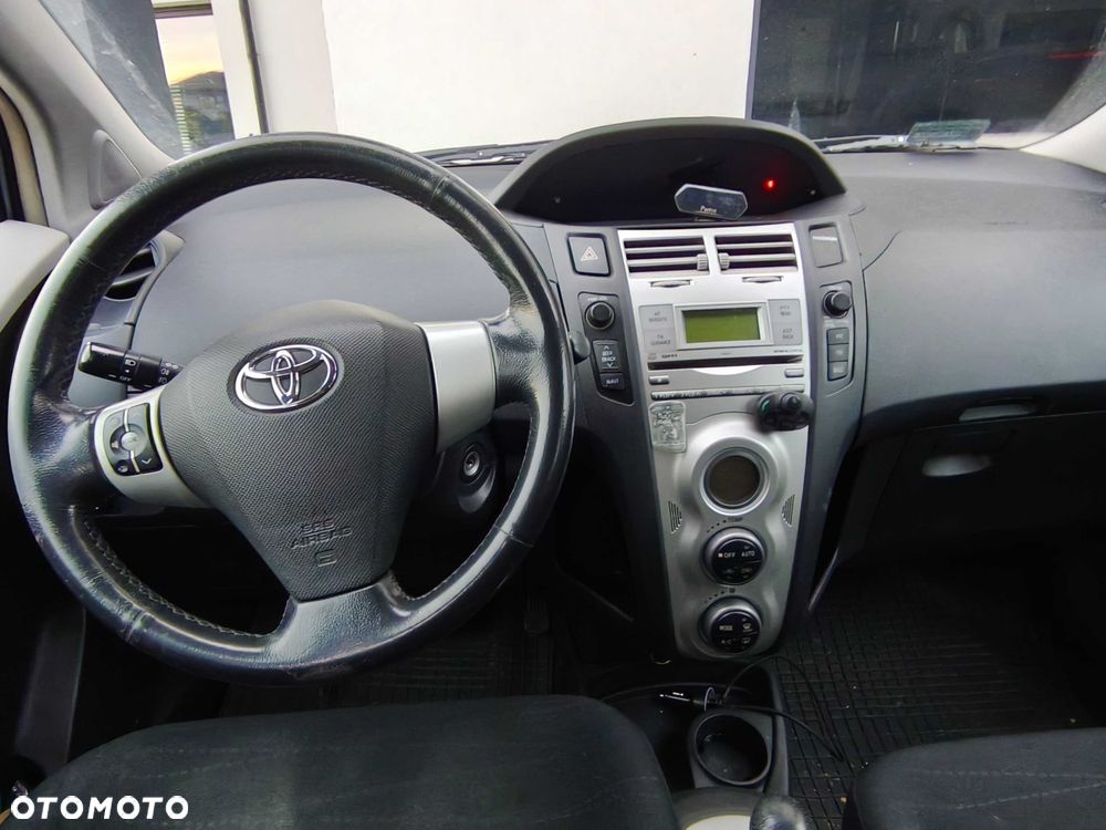 Toyota Yaris - 7