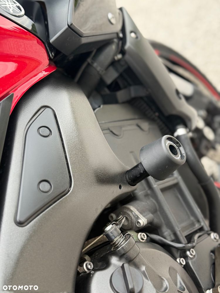 Yamaha FZ - 13
