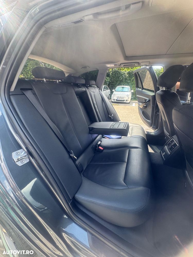 BMW Seria 3 320d xDrive AT - 17