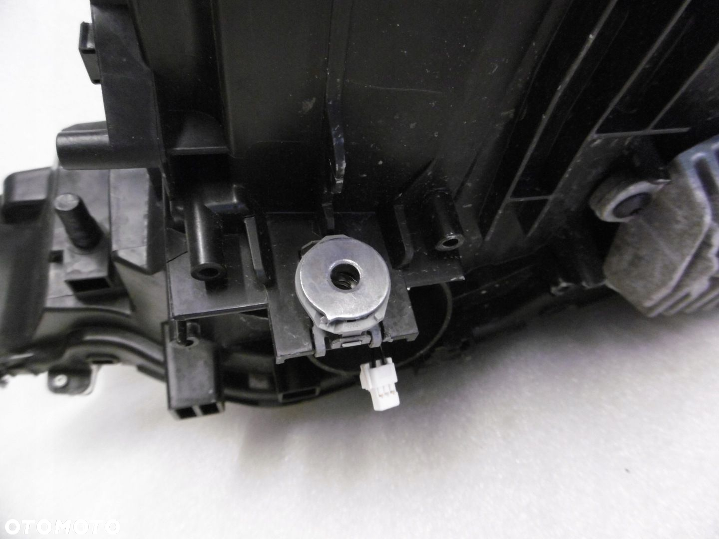 BMW 3 F30, F31 - lampa przednia prawa BIXENON - 6