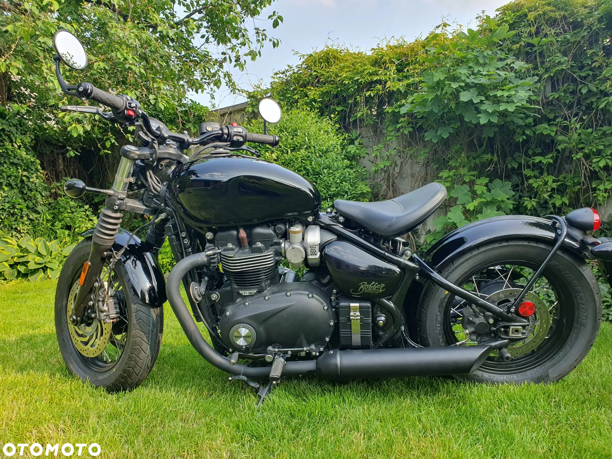 Triumph Bonneville Bobber - 2