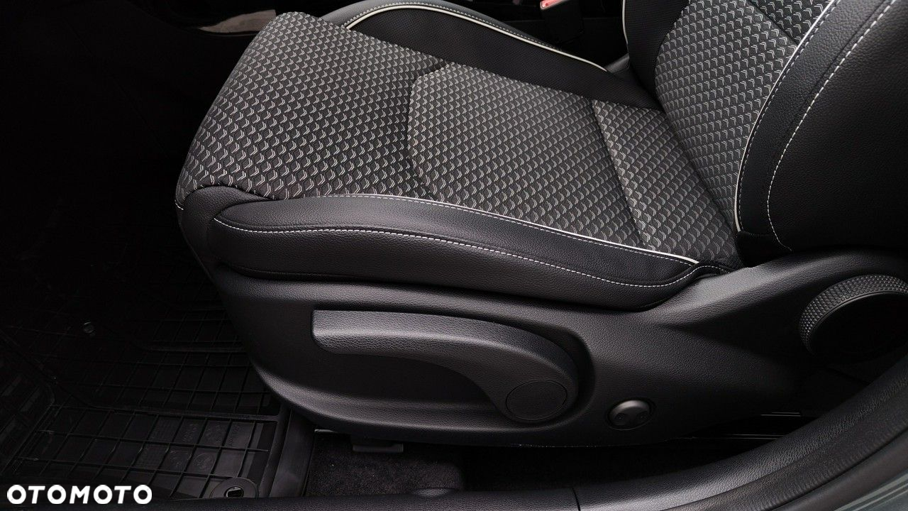 Kia Ceed - 9