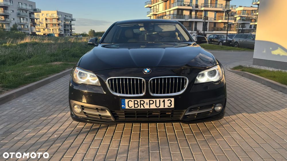 BMW Seria 5 530d xDrive Sport-Aut - 2