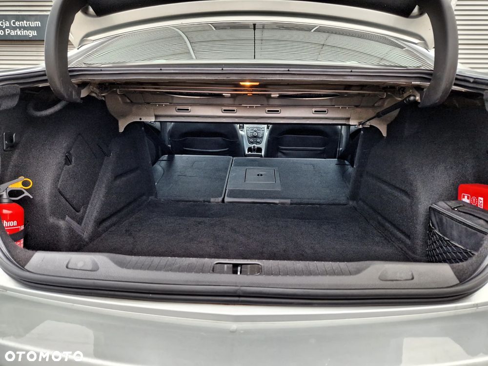 Opel Astra 1.4 T Business EU6 - 17