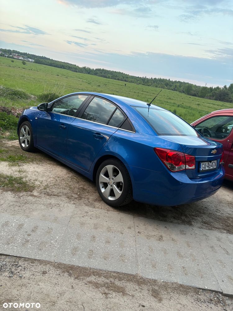 Chevrolet Cruze 1.8 LT - 11