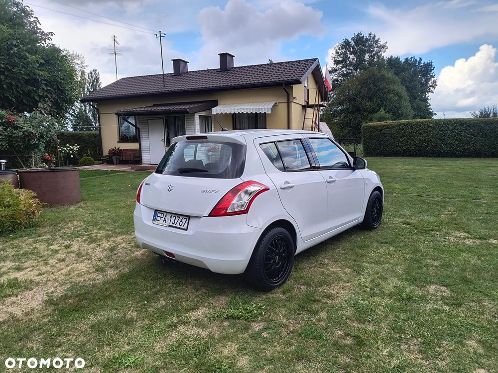 Suzuki Swift - 4