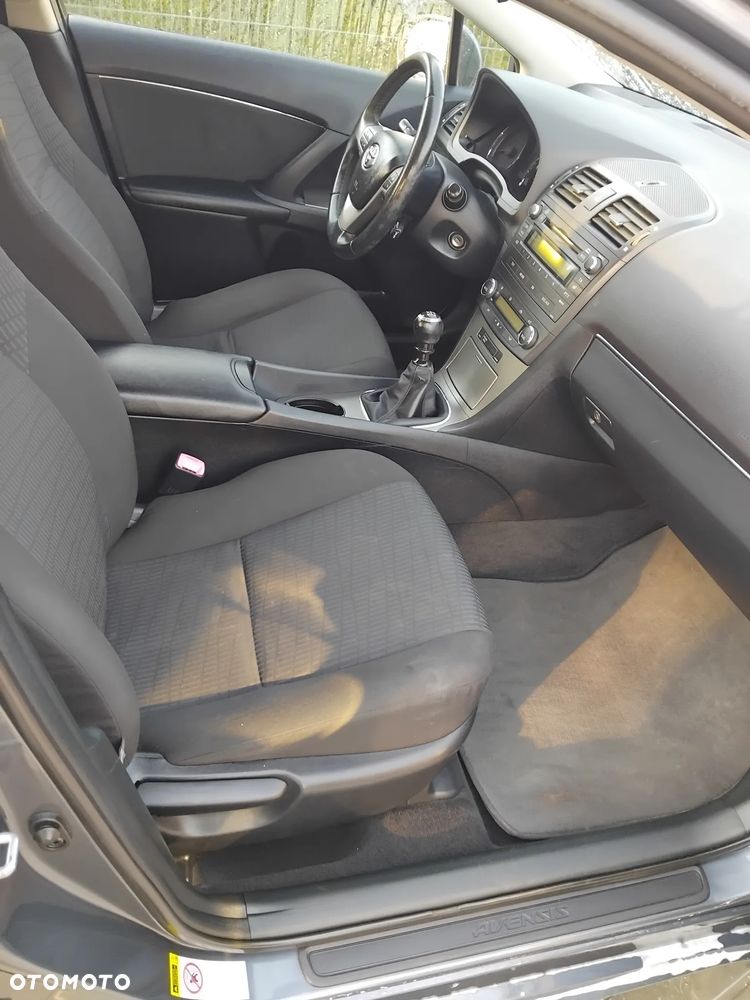 Toyota Avensis 1.8 Sol - 10