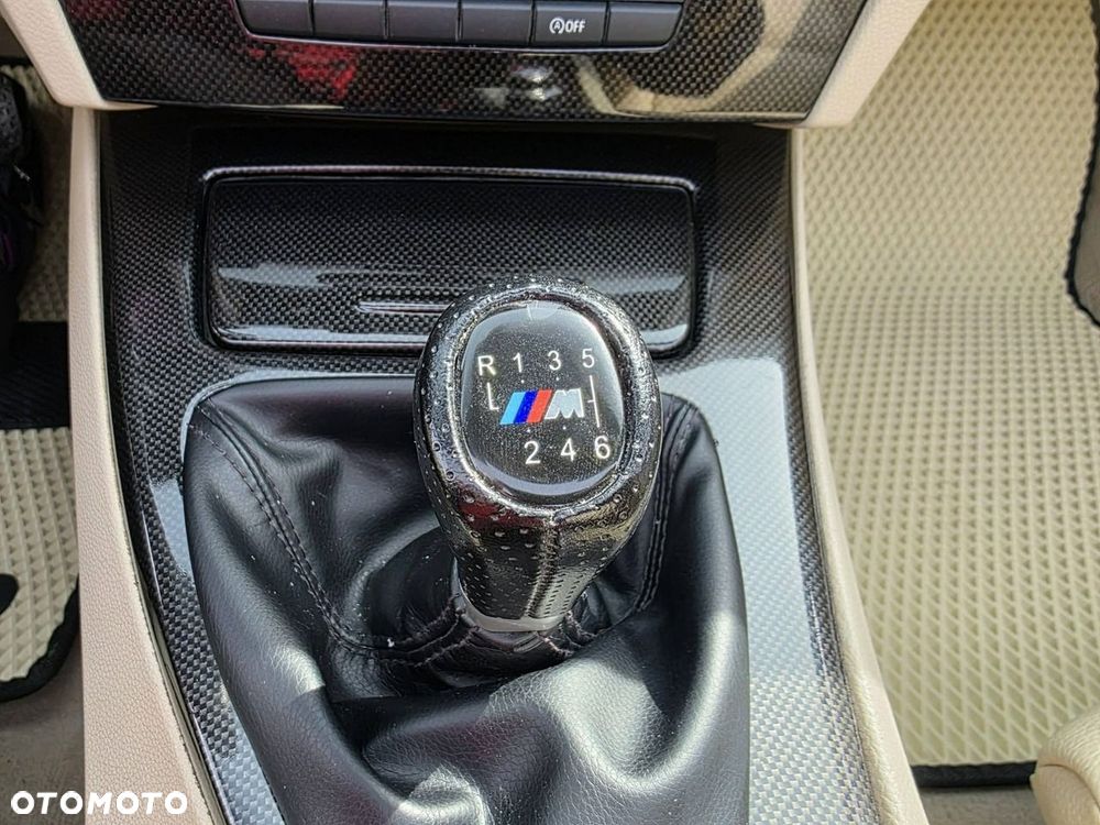 BMW Seria 3 320i Edition Exclusive - 32