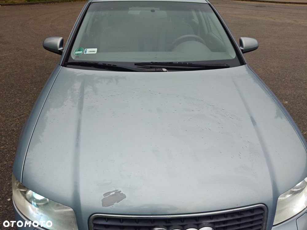 Audi A4 Limousine - 8