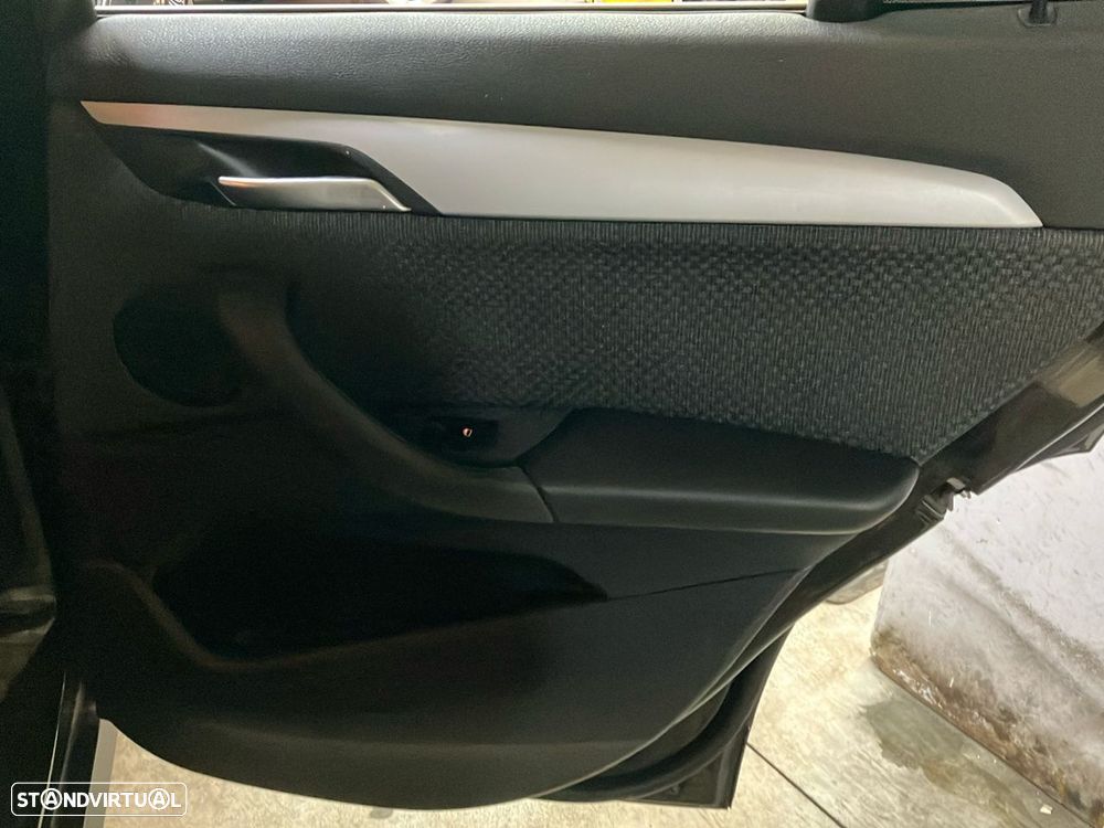 BMW X1 16 d sDrive Advantage - 21