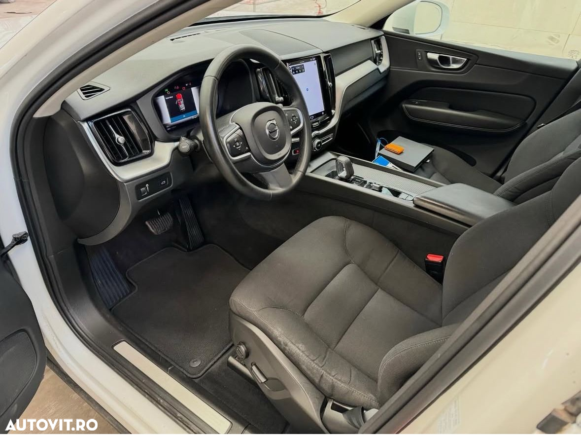 Volvo XC 60 B4 D AWD Geartronic Momentum - 2