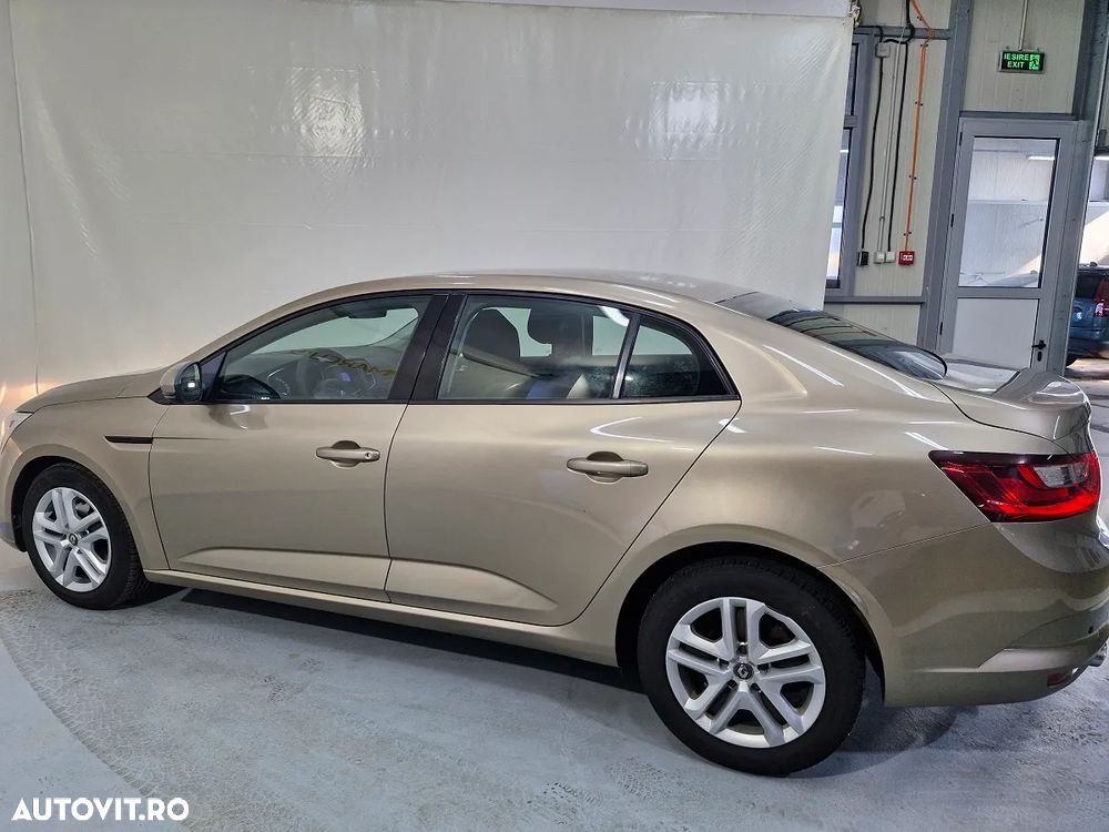 Renault Megane TCe Business - 16
