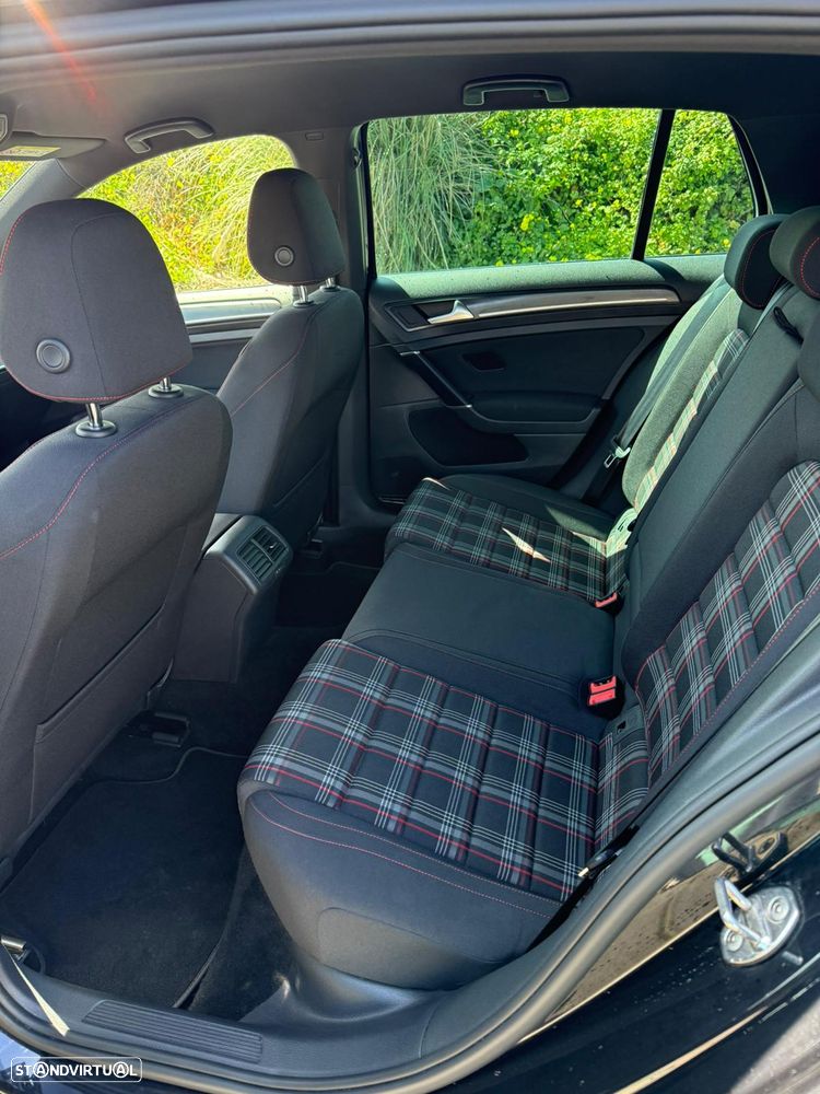 VW Golf 2.0 TSI GTI DSG Performance - 13