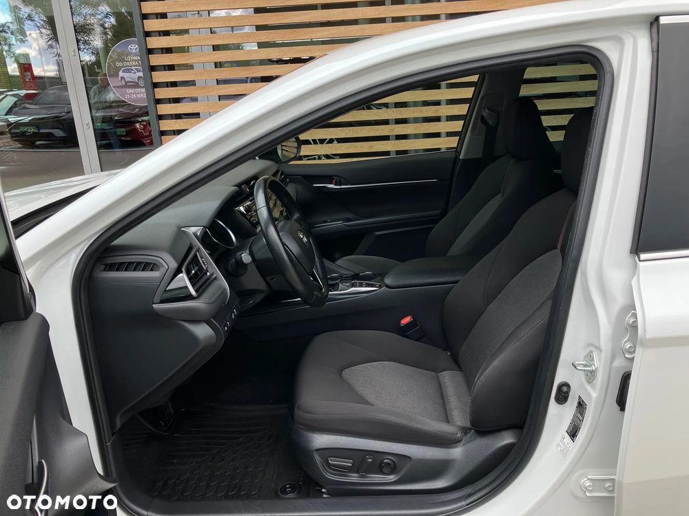 Toyota Camry 2.5 Hybrid Prestige CVT - 35