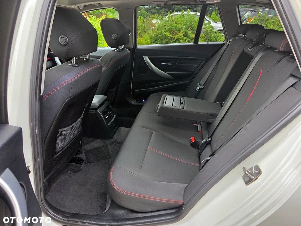 BMW Seria 3 318d Blue Performance Sport Line - 25