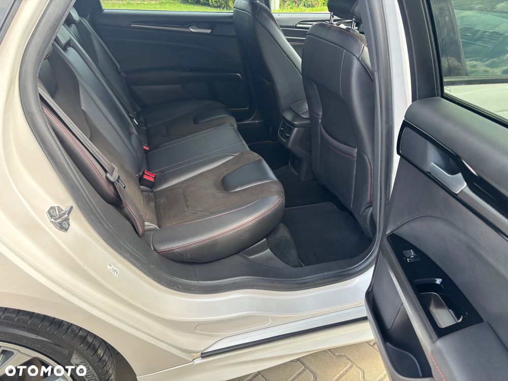 Ford Mondeo 2.0 EcoBlue ST-Line - 24