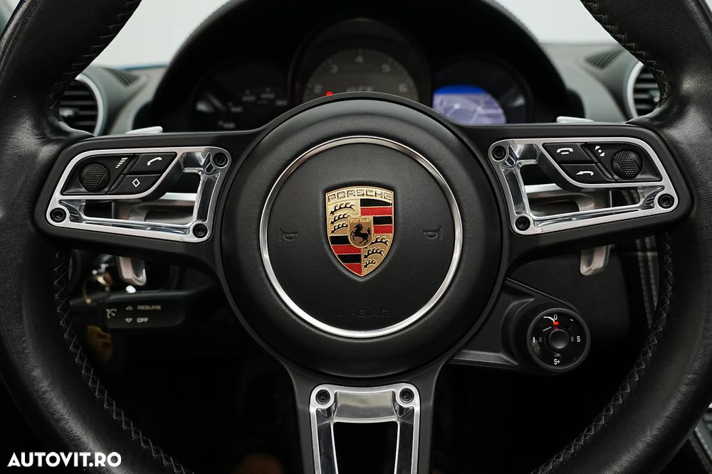 Porsche Boxster 718 GTS PDK - 25