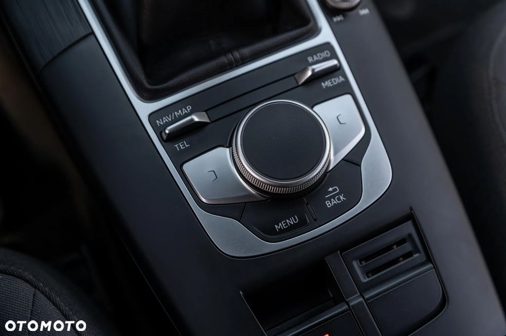Audi A3 Sportback 1.6 TDI design - 38