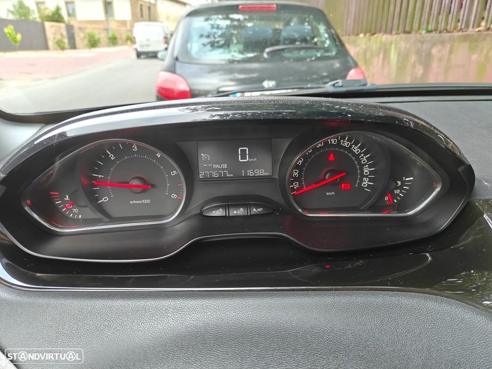 Peugeot 208 1.4 HDi - 4