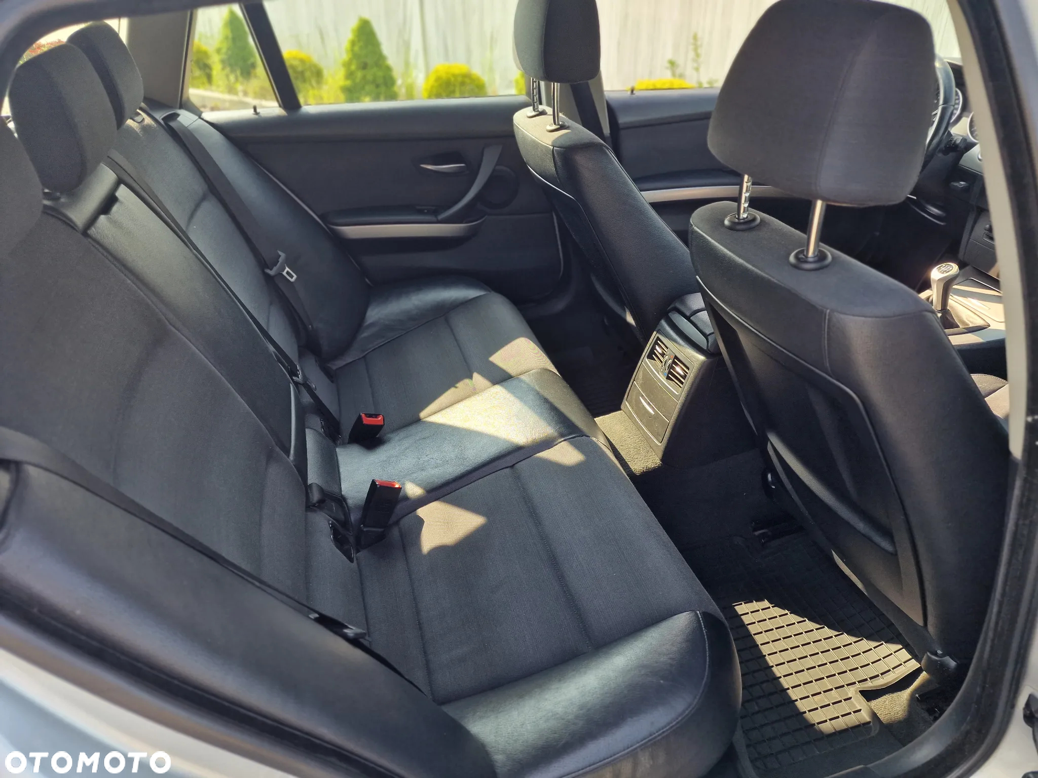 BMW Seria 3 320i - 9