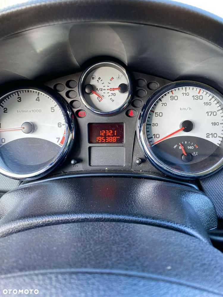 Peugeot 207 - 9