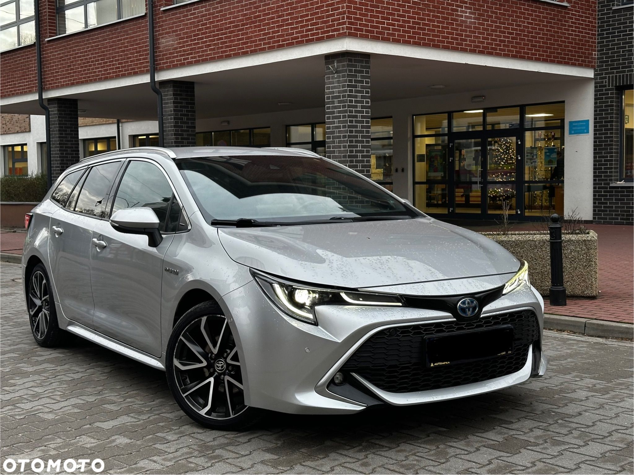 Toyota Corolla 2.0 Hybrid Executive - 1